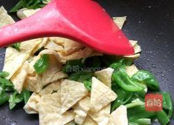青椒鸡蛋片的做法图解13