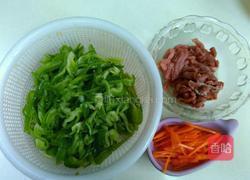 青椒炒肉丝的做法图解1