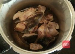 汤白肉嫩鱼头豆腐汤的做法图解1