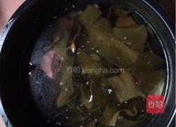 海带绿豆煲大骨汤的做法图解3