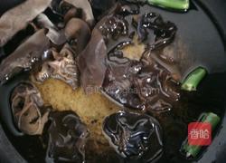 辣椒木耳酱油炒饭的做法图解2