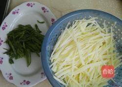 青椒土豆丝的做法图解1