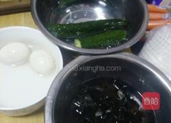 木耳黄瓜炒蛋的做法图解1