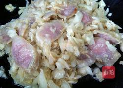 酸菜炒香肠的做法图解5