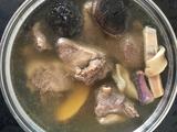 香菇墨鱼干鸭肉汤