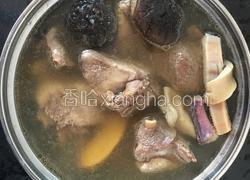 香菇墨鱼干鸭肉汤