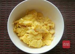 鸡蛋炒韭菜的做法图解5