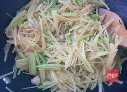 土豆丝炒芹菜的做法图解7