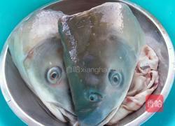 鱼头豆腐汤的做法图解1