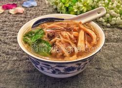 炖墨鱼排骨汤