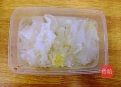 冰糖银耳红枣汤的做法图解2