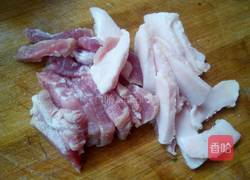 猪肉白菜炖粉条的做法图解3