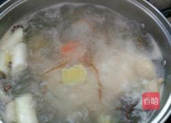 海参小米粥的做法图解2