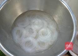 蒜茸粉丝扇贝的做法图解2