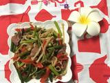 蒜苔金针菇炒肉