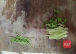 辣酱肉末粉条的做法图解2