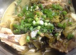 酸菜鱼头汤