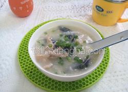 砂锅煲皮蛋瘦肉粥