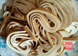凉拌豆腐皮的做法图解1