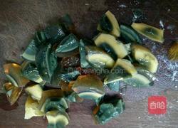 凉拌皮蛋豆腐的做法图解4