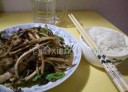 茶树菇炒五花肉