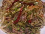 酸豆角炒鸡杂
