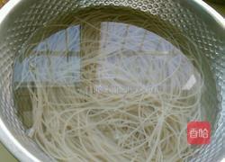  〖酸辣粉〗的做法图解2