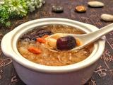 蜜汁银耳红枣莲子枸杞羹的做法[图]
