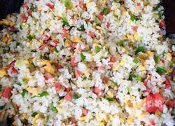 鸡蛋火腿葱香炒米饭的做法图解5