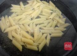 炒意大利通心粉的做法图解2