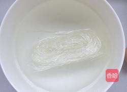 凉拌粉丝的做法图解1