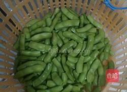 凉拌毛豆的做法图解1