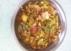 卷心菜炒西红柿葫芦片