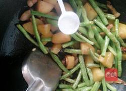 土豆豆角炒肉的做法图解9