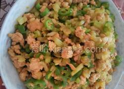 肉末炒香芹