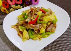 猪耳朵炒辣椒鸡蛋