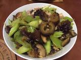 海参炒西芹瘦肉的做法[图]
