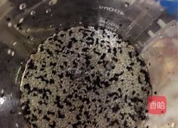 芝麻姜猪肉鸡蛋汤的做法图解2