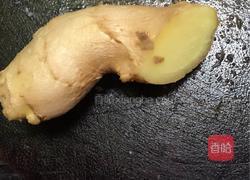芝麻姜猪肉鸡蛋汤的做法图解3