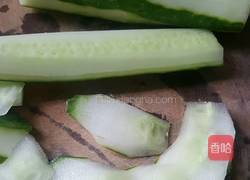 鸡杂爆炒青瓜的做法图解2