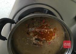大骨汤火腿方便面的做法图解4