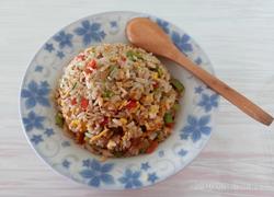 双色椒鸡蛋炒饭