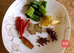 酱汁浇白肉的做法图解2