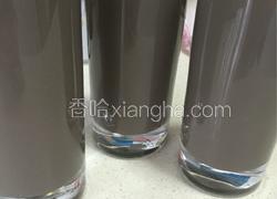 黑豆核桃黑芝麻豆浆