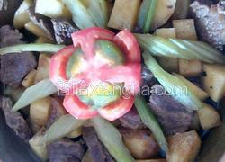 砂锅牛肉炖土豆