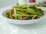 芹菜辣椒炒豆干