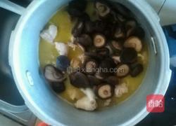 香菇炖鸡的做法图解8