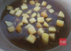土豆炖茄子的做法图解2