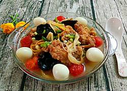 黄花菜炖滑肉