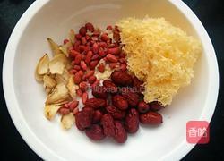 桂香银耳瓜皮汤的做法图解1